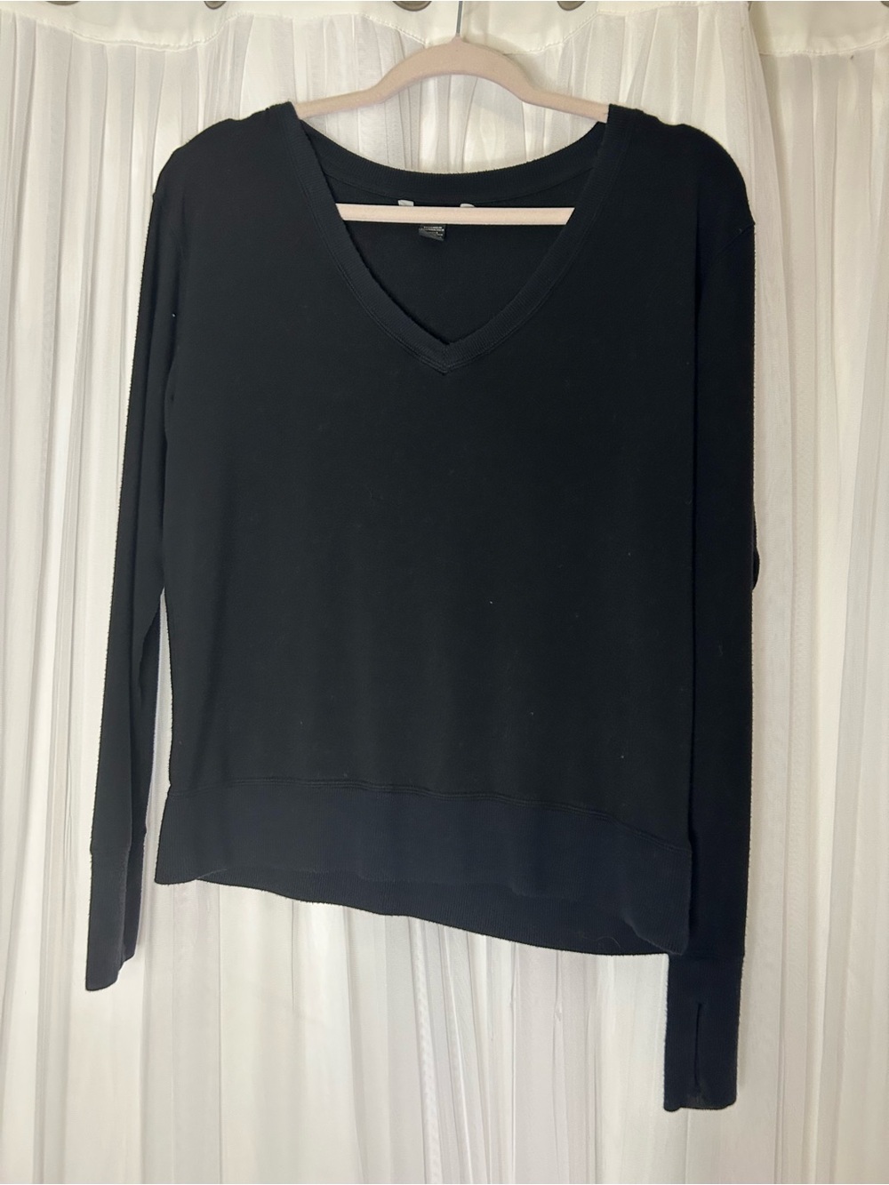 Athleta Black V-Neck Long Sleeve Pullover Sweatshirt